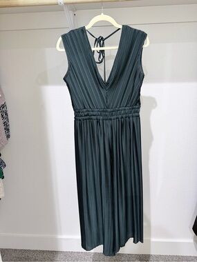 Romeo & Juliet Couture Dark Teal Pleated V-Neck Midi Dress